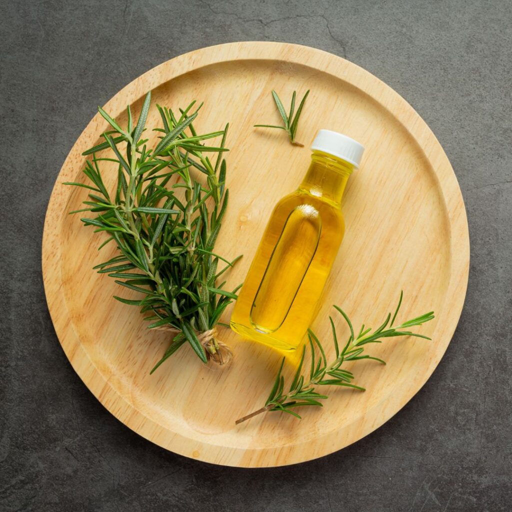 Natural oil for cleaning horn eyewear